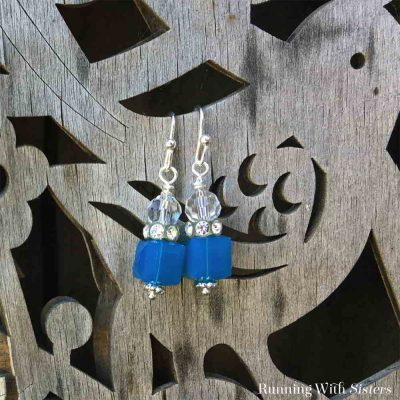 Watch this video for an easy earring tutorial: Crystal Cube Earrings. Learn to make these dressy dangle earrings. Complete written instructions included.